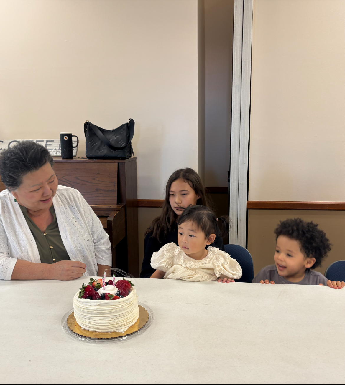 2025-10-11_10월 생일축하.jpg